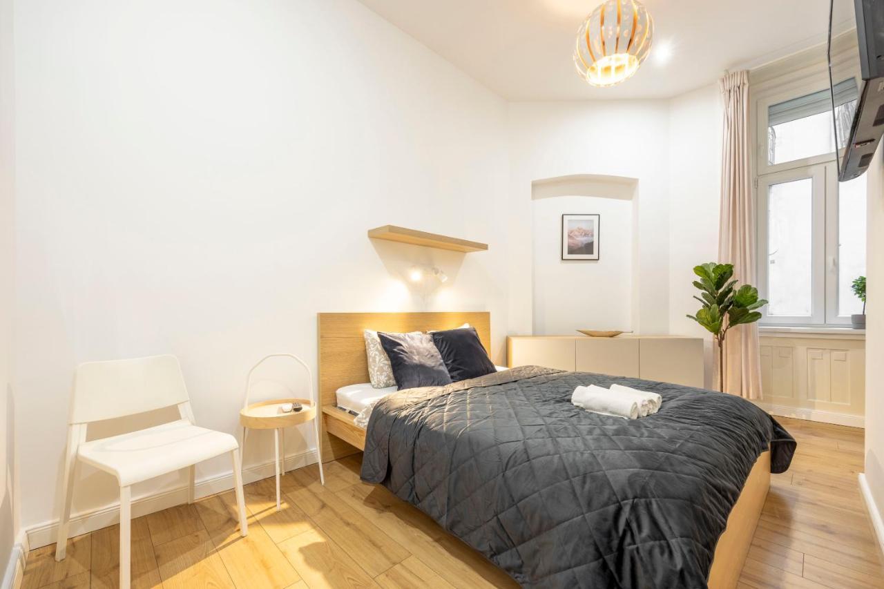 Central Grand Apartment With 5Bedrm 2Bathroom Budapest Ngoại thất bức ảnh