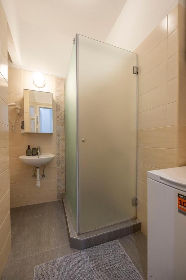 Central Grand Apartment With 5Bedrm 2Bathroom Budapest Ngoại thất bức ảnh